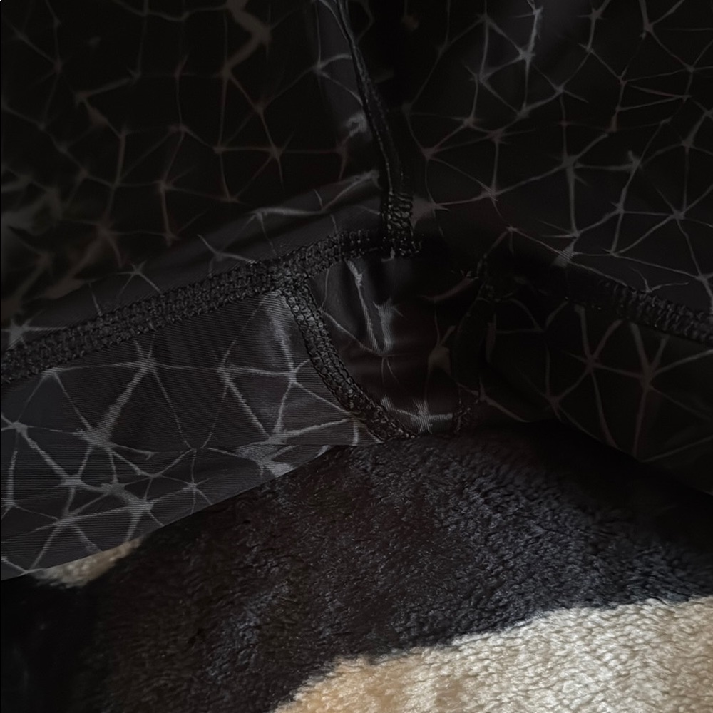 Lululemon Black Geometric Patterned Leggings - image 6